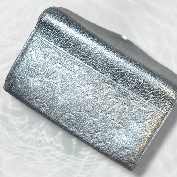 Authentic Louis Vuitton Sarah wallet - Picture 7 of 12